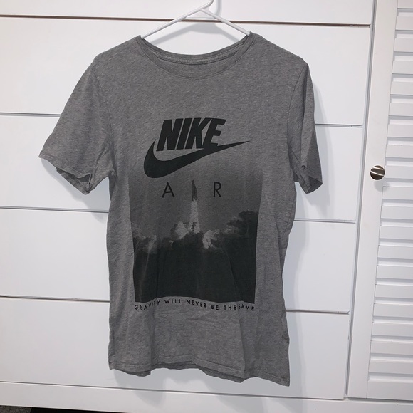 Nike Tops - 💚nike t shirt